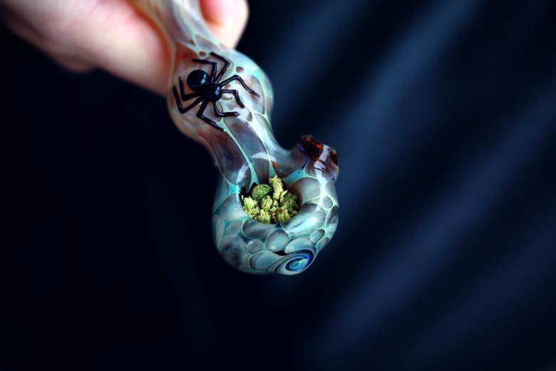 types of cannabis pipe